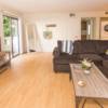 Pelham Ave Apartments的公寓照