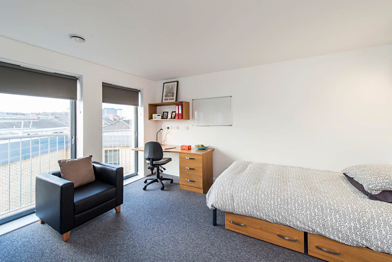 Kelvingrove House Student •