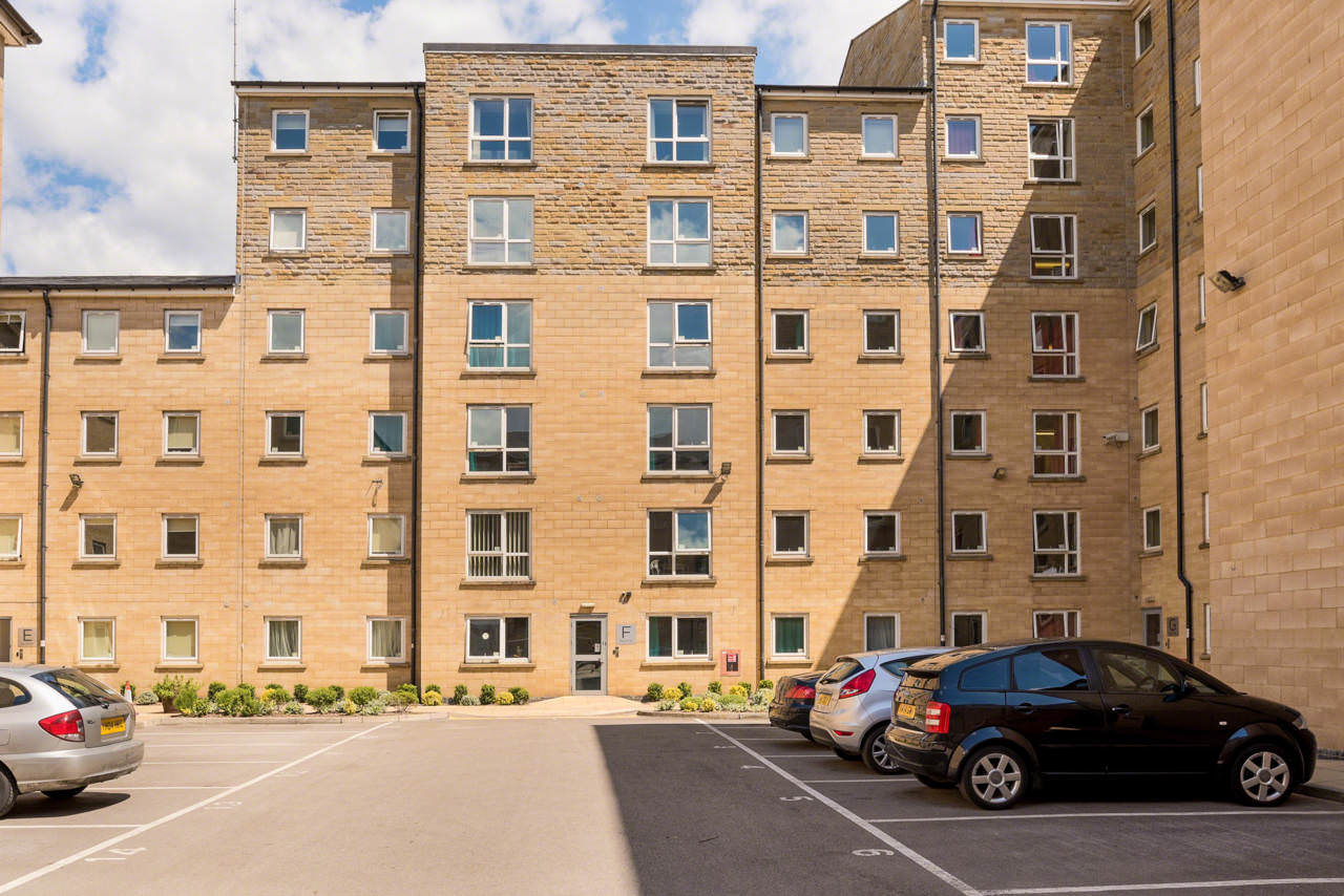 iQ Aspley House, Huddersfield • Student Housing •