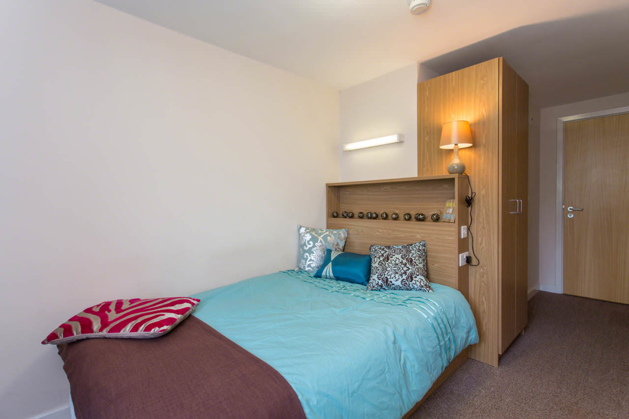 iQ Leeds, Leeds • Student •