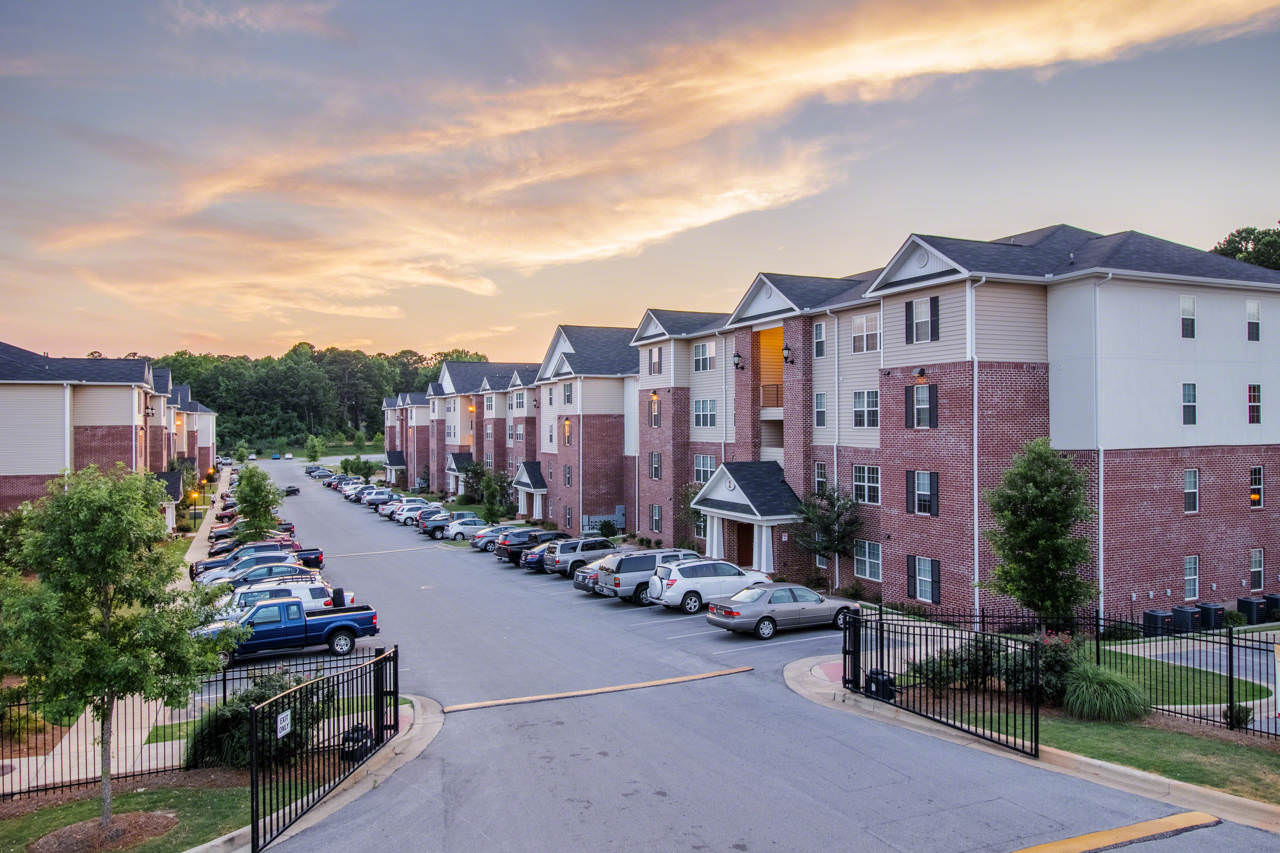Grove at Auburn Auburn, AL Student Housing • Reviews •