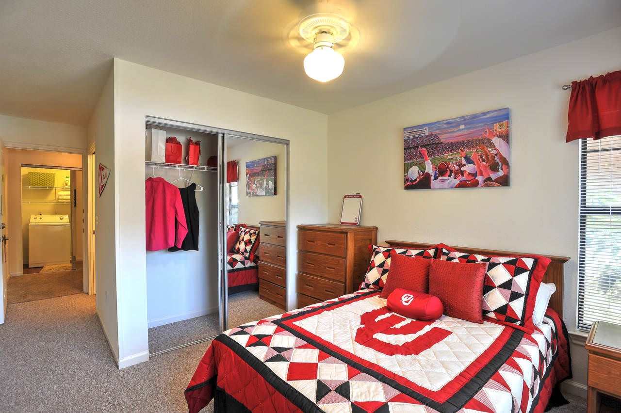 Campus Lodge Apartments, Norman • Student Housing •