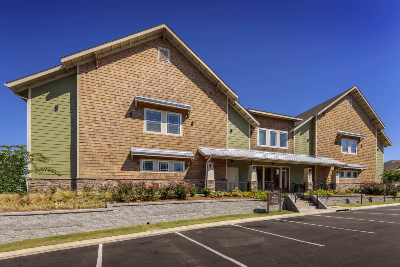 New Apartments Behind The Veranda Starkville Ms with Modern Futniture