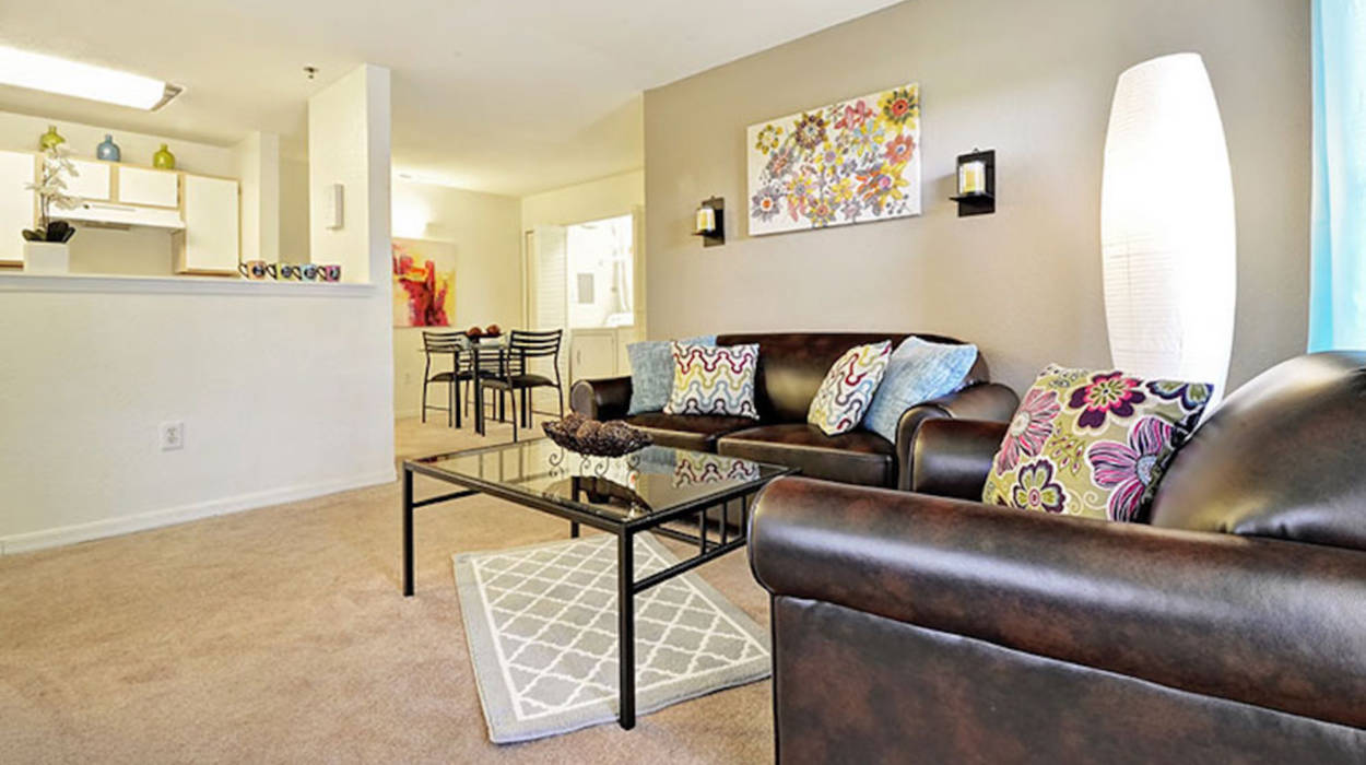 ONE North Champaign-Urbana Student Housing • Reviews ...